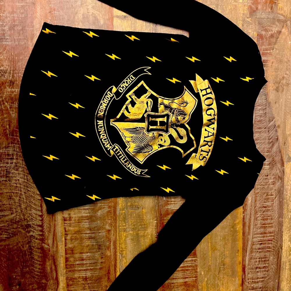 Girls Hogwarts Gold Foil Harry Potter shirt